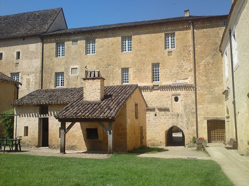 auberge-jeunesse-abbaye-cadouin